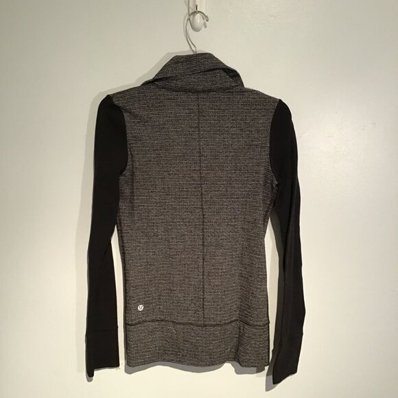 Lululemon Daily Yoga Jacket Reversible Slub Denim Polar Haze/Black Size 2 - Picture 10 of 14